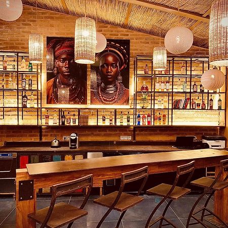 Le Patio Hotel Lome Bagian luar foto