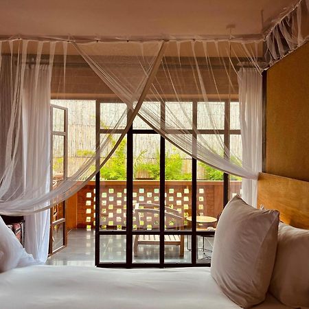 Le Patio Hotel Lome Bagian luar foto