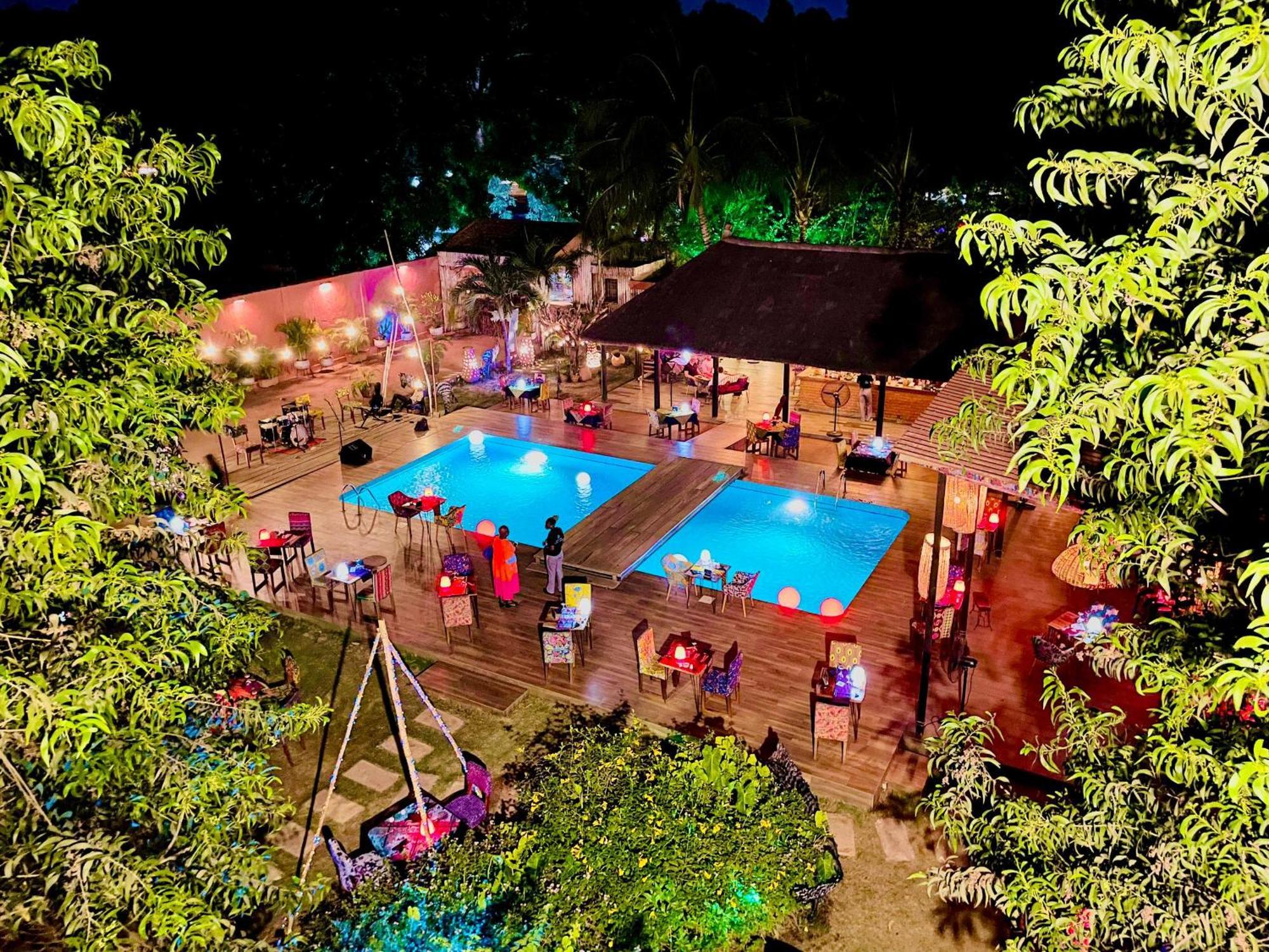 Le Patio Hotel Lome Bagian luar foto