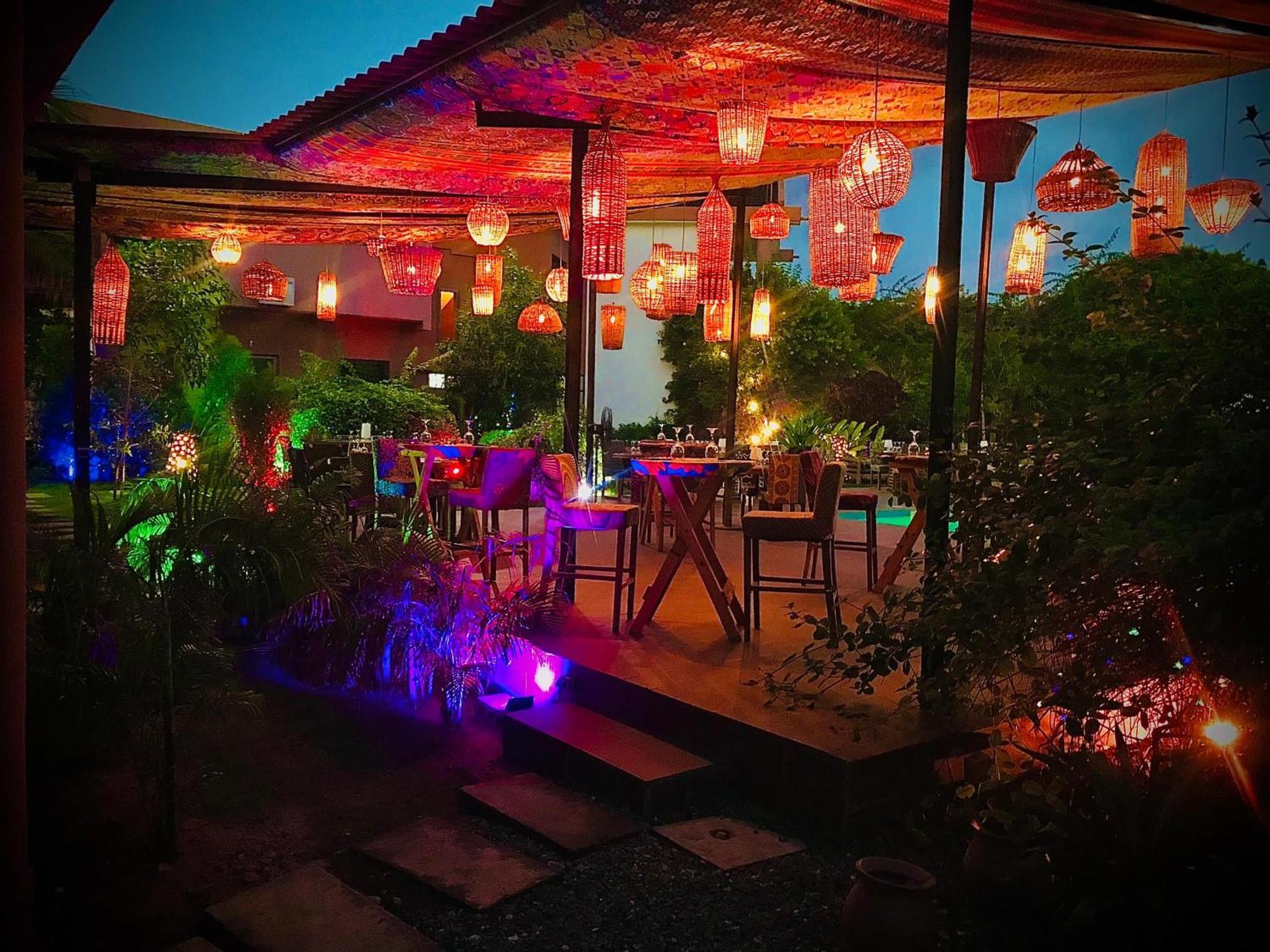Le Patio Hotel Lome Bagian luar foto