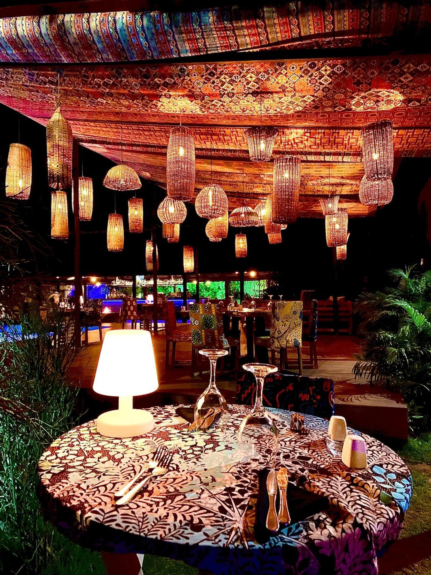 Le Patio Hotel Lome Bagian luar foto