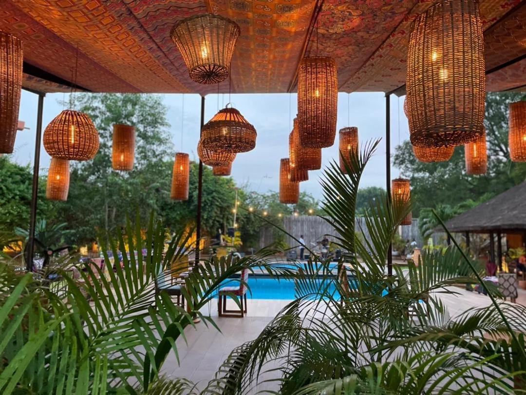 Le Patio Hotel Lome Bagian luar foto