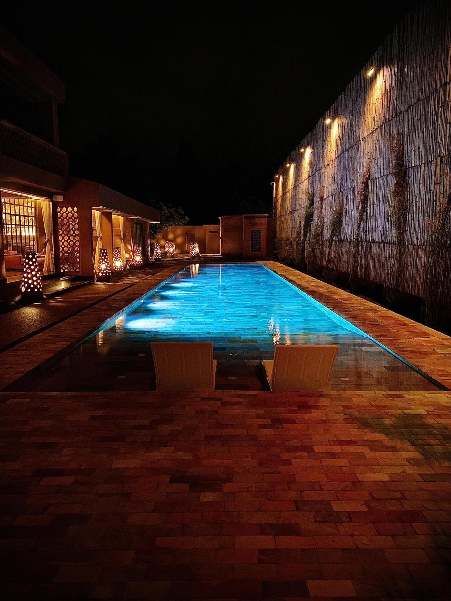 Le Patio Hotel Lome Bagian luar foto