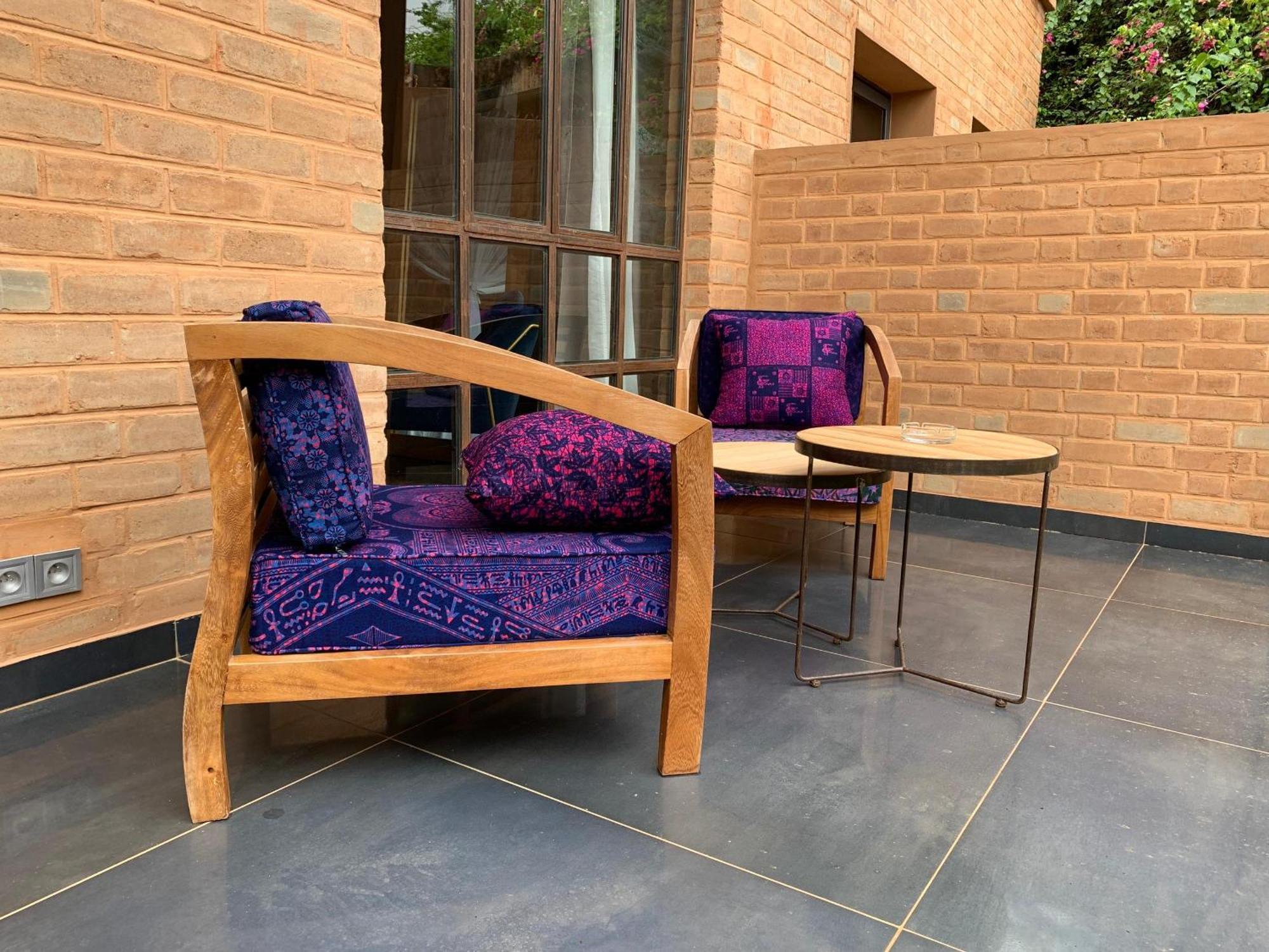Le Patio Hotel Lome Bagian luar foto