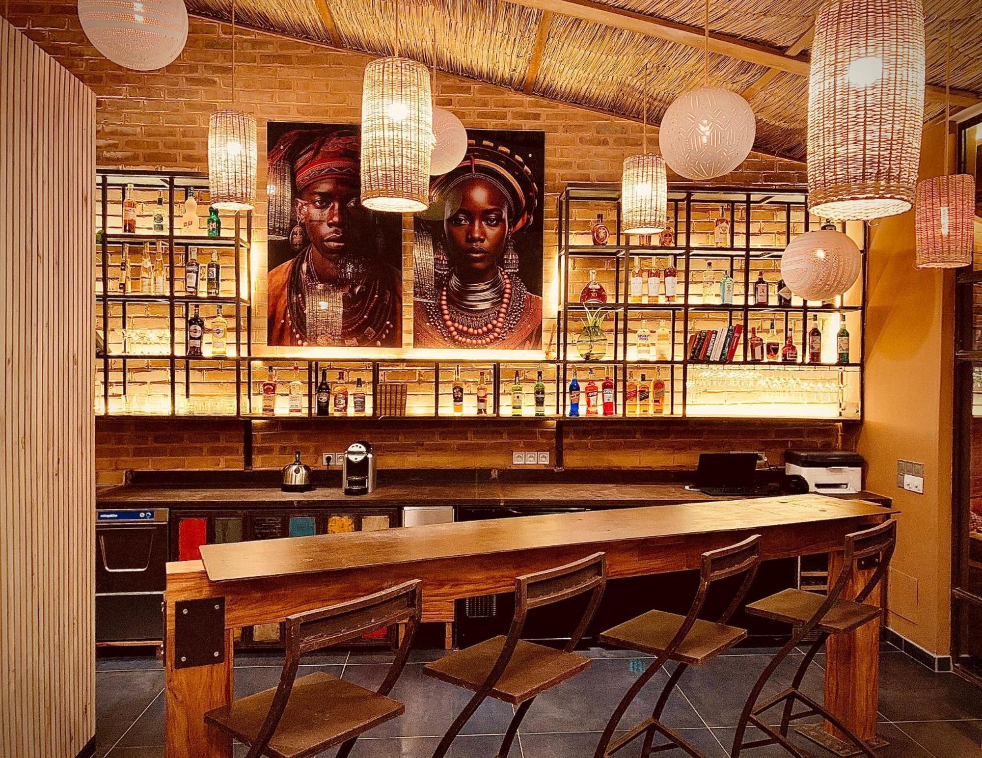 Le Patio Hotel Lome Bagian luar foto