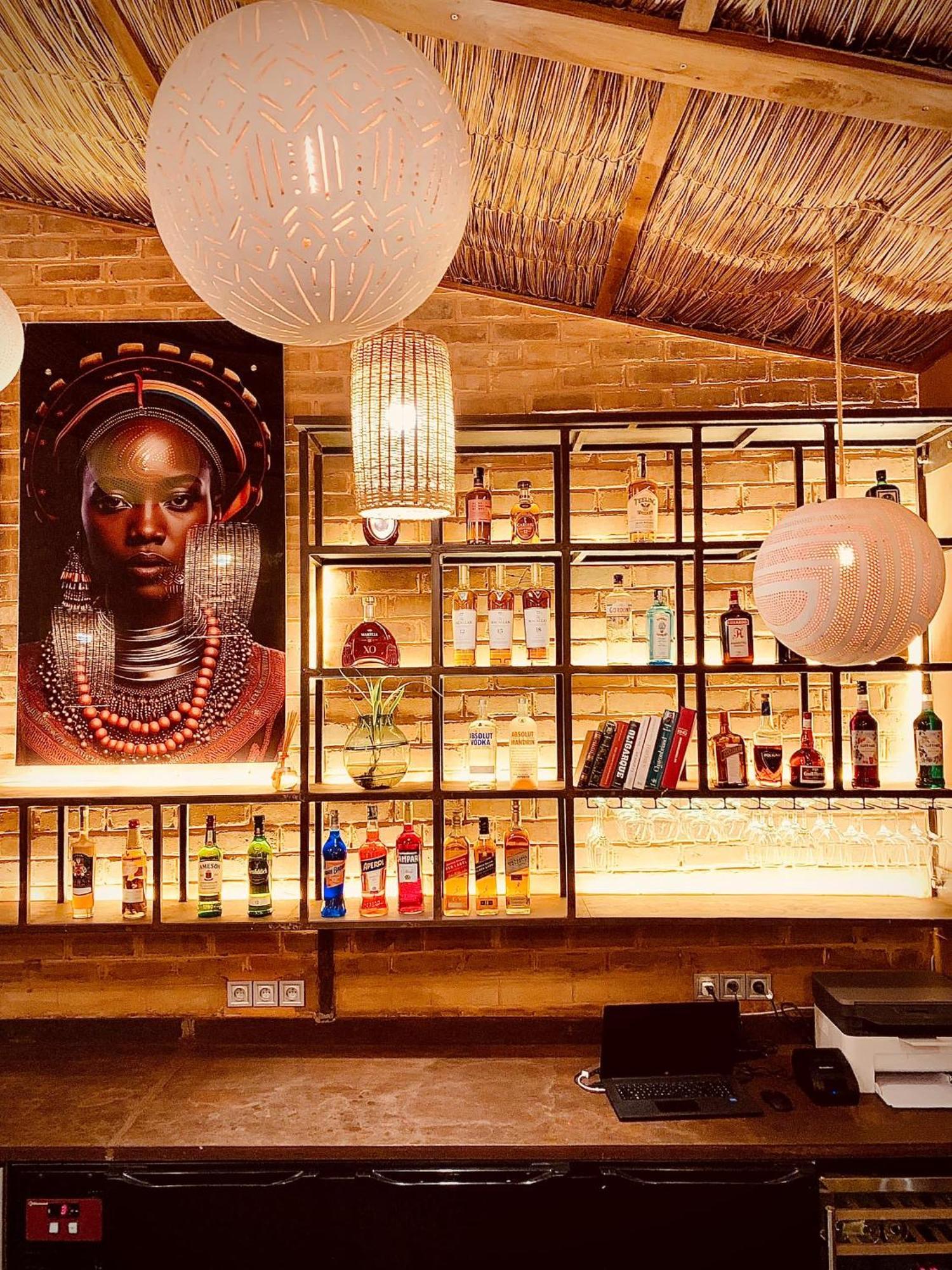 Le Patio Hotel Lome Bagian luar foto