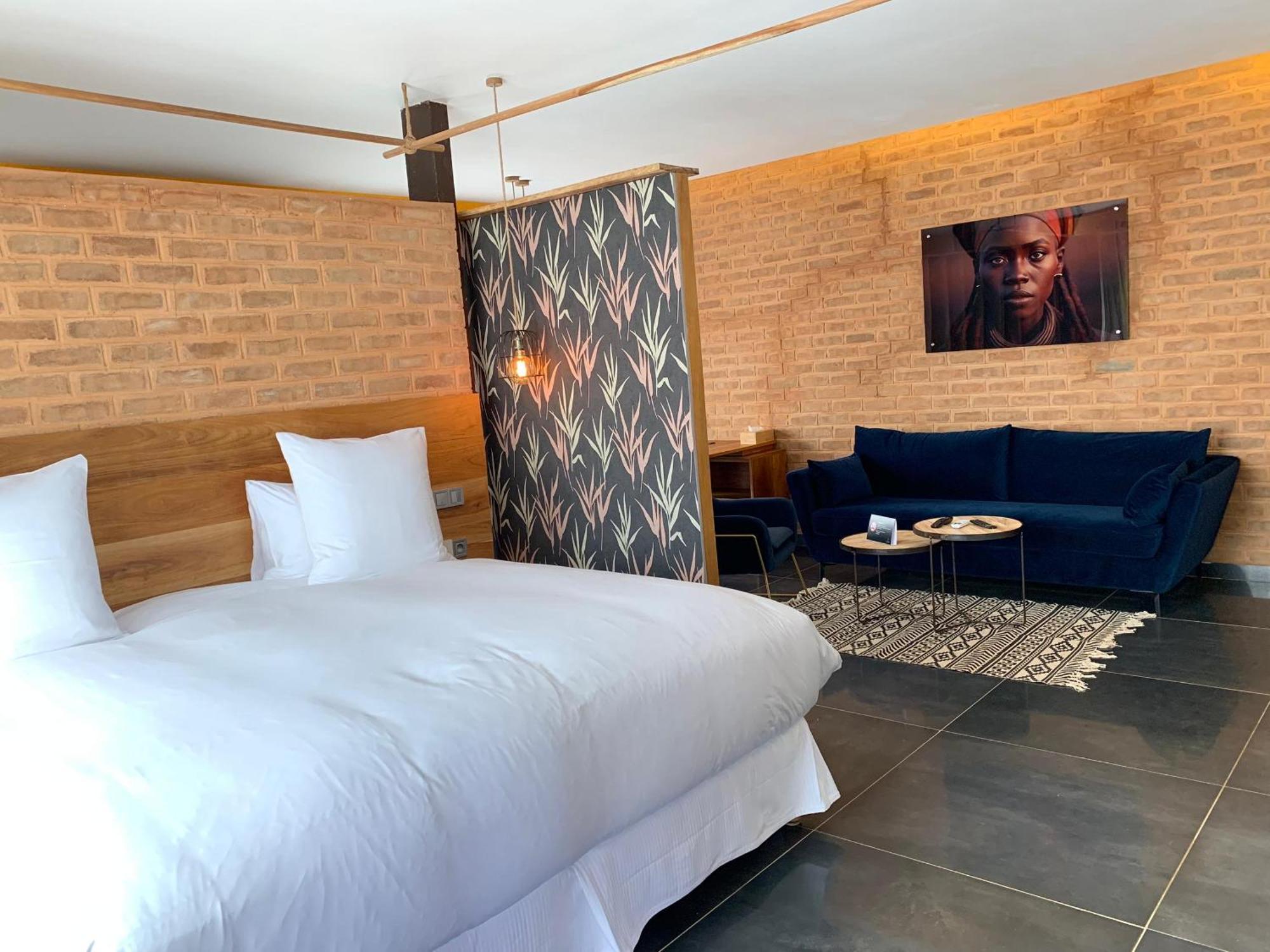 Le Patio Hotel Lome Bagian luar foto