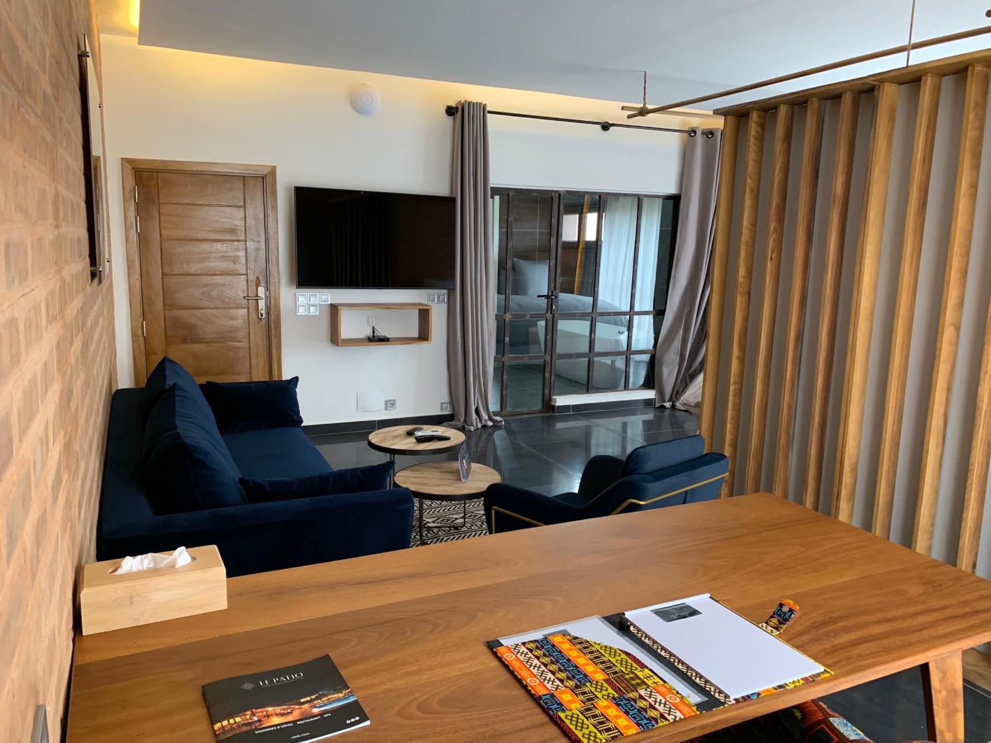 Le Patio Hotel Lome Bagian luar foto