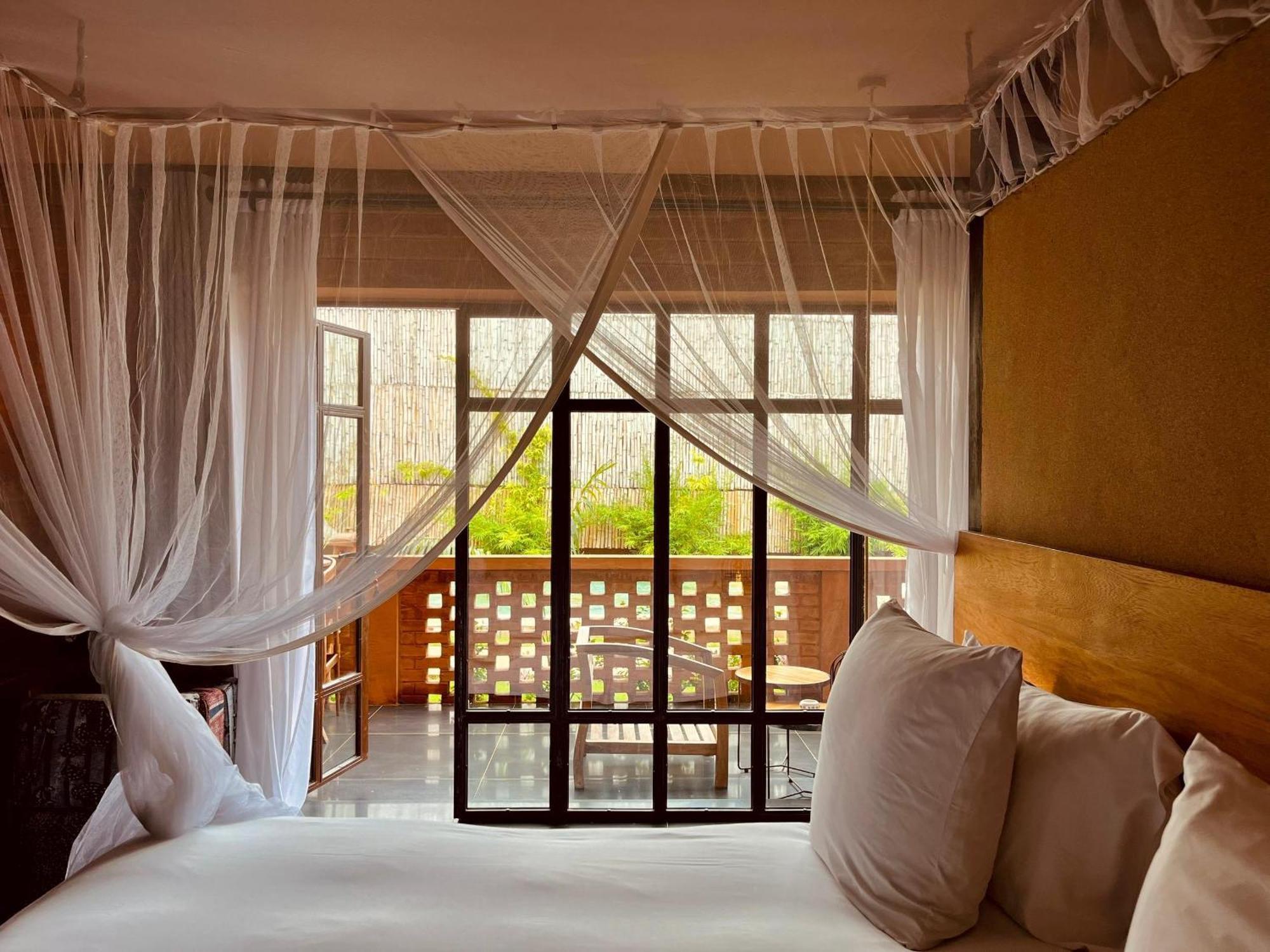 Le Patio Hotel Lome Bagian luar foto